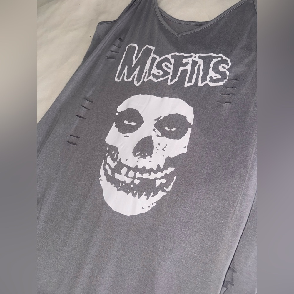 Misfits "Crimson Ghost" Skull Maxi Dress - Picture 3 of 11
